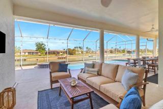 Waterfront Paradise Villa With Spa Pool Game Room - 8