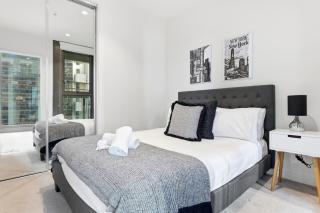 Luxury 2BR Melbourne CBD Apartment QV Chinatown Sky City Views - 4