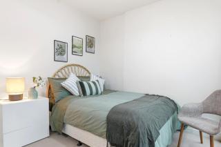 Stylish 2BR Collins Street Apartment Pool Gym CBD Views - 7