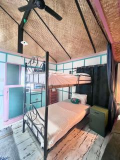Benny beachhouse hostel - 8
