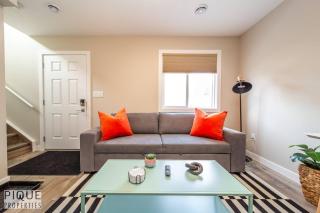 NEW, Euro-Style Suite, Whyte Avenue, AC, Netflix, Sleeps 6! - 4
