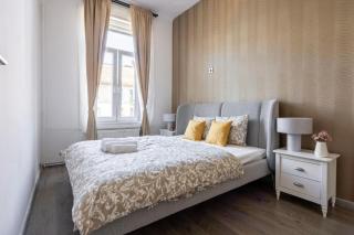 Rakoczi Grand Residence 4BR 4BATH Apartment in Central Budapest - 3