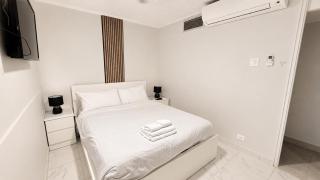 Beachside Ocean View 1-Bedroom Apartment Central Surfers - 5