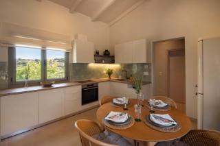 Leonti Maison - 4