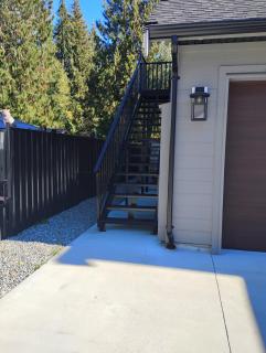 Cozy Modern Guest Suite with Private Entrance - 1