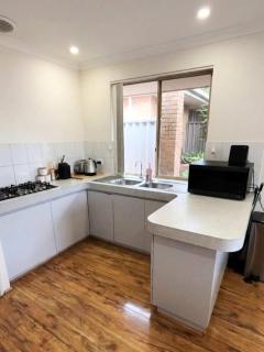 4 Private 3BR Villa Near Yokine & Parking - 8