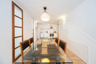Stylish Apt w Charming Balcony in the Very Center - 7