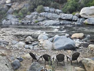 Hobbit Haven at Magical Sequoia Shire - Riverfront - 9