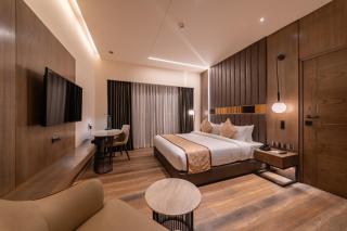Best Western Plus Bay Hills - 5
