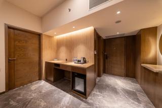 Best Western Plus Bay Hills - 1