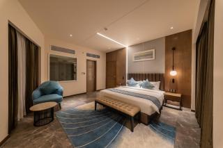 Best Western Plus Bay Hills - 4