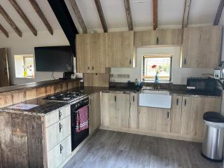 3 or 4 Bed 2 Bath Cosy Rural Barn Conversion-Parking - 6