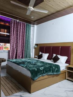 Hotel Hill Paradize couples & family Friendly,on the Kempty fall highway#balcony & terrace hill views#Restaurant - 5