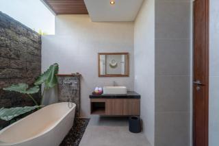 Revana Ubud Villa - 4