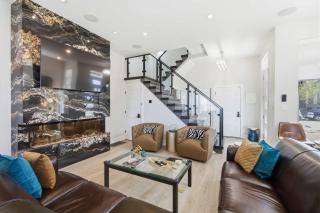 Skyline Views, Mt Adams, 4BR, Sleeps 10 - 2