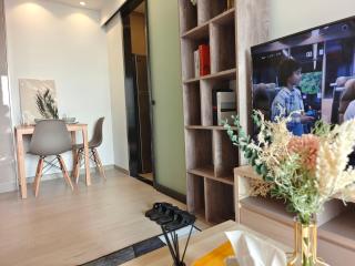 Luxury 1BR Retreat for Couples & Nomads - 2