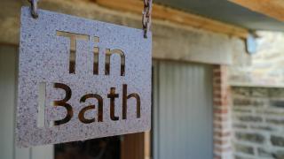 Tin Bath As Glorious as its Namesake - 7