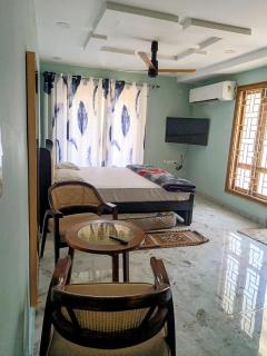 The RETINUE HOME STAY - 2