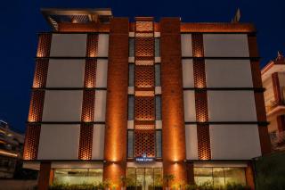 Hotel Limon - Near Huda City Centre I Balcony Rooms - 8