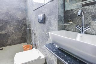 Hotel Yuvraj Inn - 200 Feet Bypass - 3