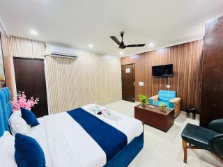 Happy Residency - Near Saket Metro - 2