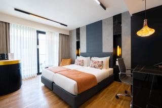Hotel Limon - Near Huda City Centre I Balcony Rooms - 7
