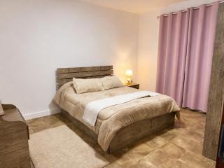 Spacious 3 Bedroom Near Downtown Jabal AlWeibdeh - 8
