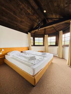 Family Hotel Schloss Rosenegg - 2