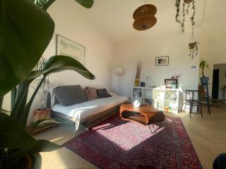 Light-flooded apartment with balcony - 2