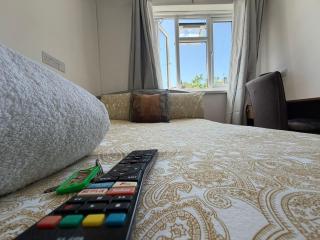 F5 Private Double Room (Sandycroft Guest House) - 6