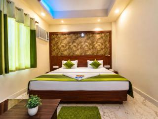 HOTEL SEA BEACH- PARK VIEW PURI Fully Air Conditioned rooms- Near Shree Jagannath Temple - Golden Beach - Light House Beach, Lift, Parking, Free Wi-Fi , near Hotel Imperial Grand Inn ! Premium Family Rooms - 5