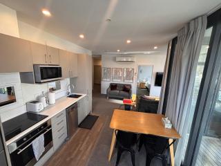 Your Queenstown adventure base! - 4