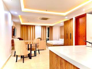 Luxury Gold Crest Apartment - 8