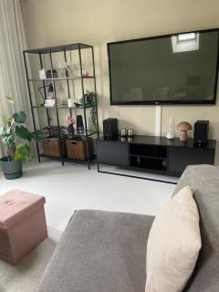 High rated private appartment 350 m from Ålesund center with free parking - 5