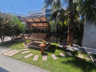 Villa Roza Private Pool Entrance - 1