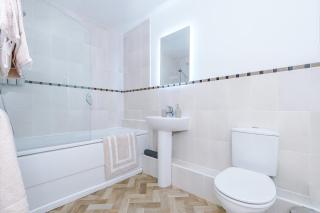 Manchester Sportcity 2BR Apt Sleeps 6 - 3
