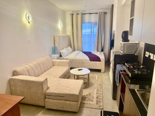 LUXESTAY Homes 2 - 1