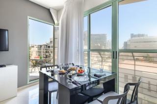 Mamad Elegant Sea-View Apt w Mamad by Sea N Rent - 8
