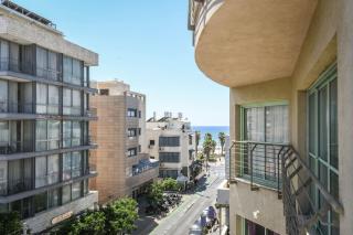 Mamad Elegant Sea-View Apt w Mamad by Sea N Rent - 7