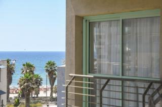 Mamad Elegant Sea-View Apt w Mamad by Sea N Rent - 4