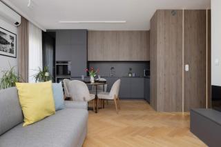 Luxury Air-Conditioned Apartment with Parking in Warsaw by Renters Prestige - 2
