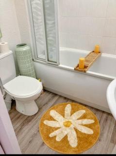 Cosy Seaside Snug - 2