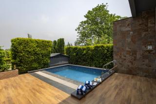 ELIVAAS Aranya Library Villas With Private Pool, Sit-out Area, Common Lounge & Garden With Forest Views - 3