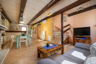 Casa Rossa - Happy Rentals - 1