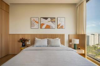 Family Suite - Workspace - Landmark 1 - Ecopark - 9