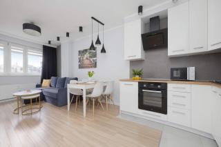 Air Conditioned Apartment in Strict Warsaw Center with Balcony by Noclegi Renters - 4