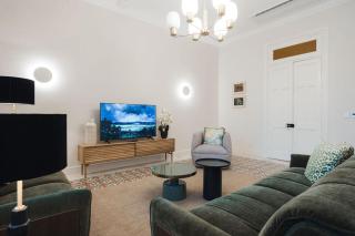 Grand Sea-View Heritage Apartment in Balluta Bay - 4