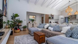 Robin Retreat - Luxury 3 Bedroom Villa by Back In Town - Hermanus Rentals - 2
