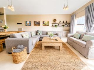 Chinook 3 Bedroom Penthouse Apartment - 5
