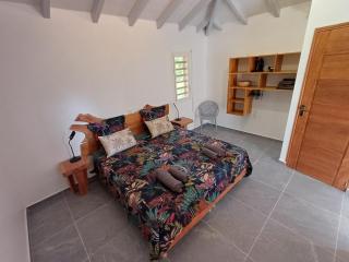 Lodge belle nature 1, piscine privée, grand jardin, 900 m de la plage de grande anse - 8